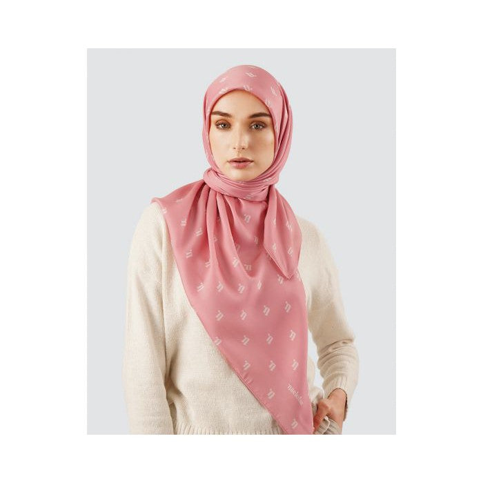 Naelofar GO FAR Moda Square The Original Collection