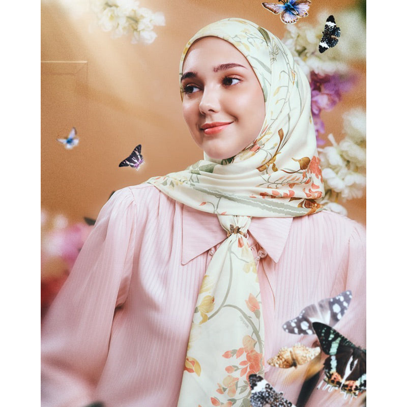 Naelofar The Kindness Mania Square The Original Collection