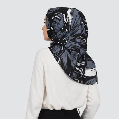 Naelofar Back To Black Square The Original Collection