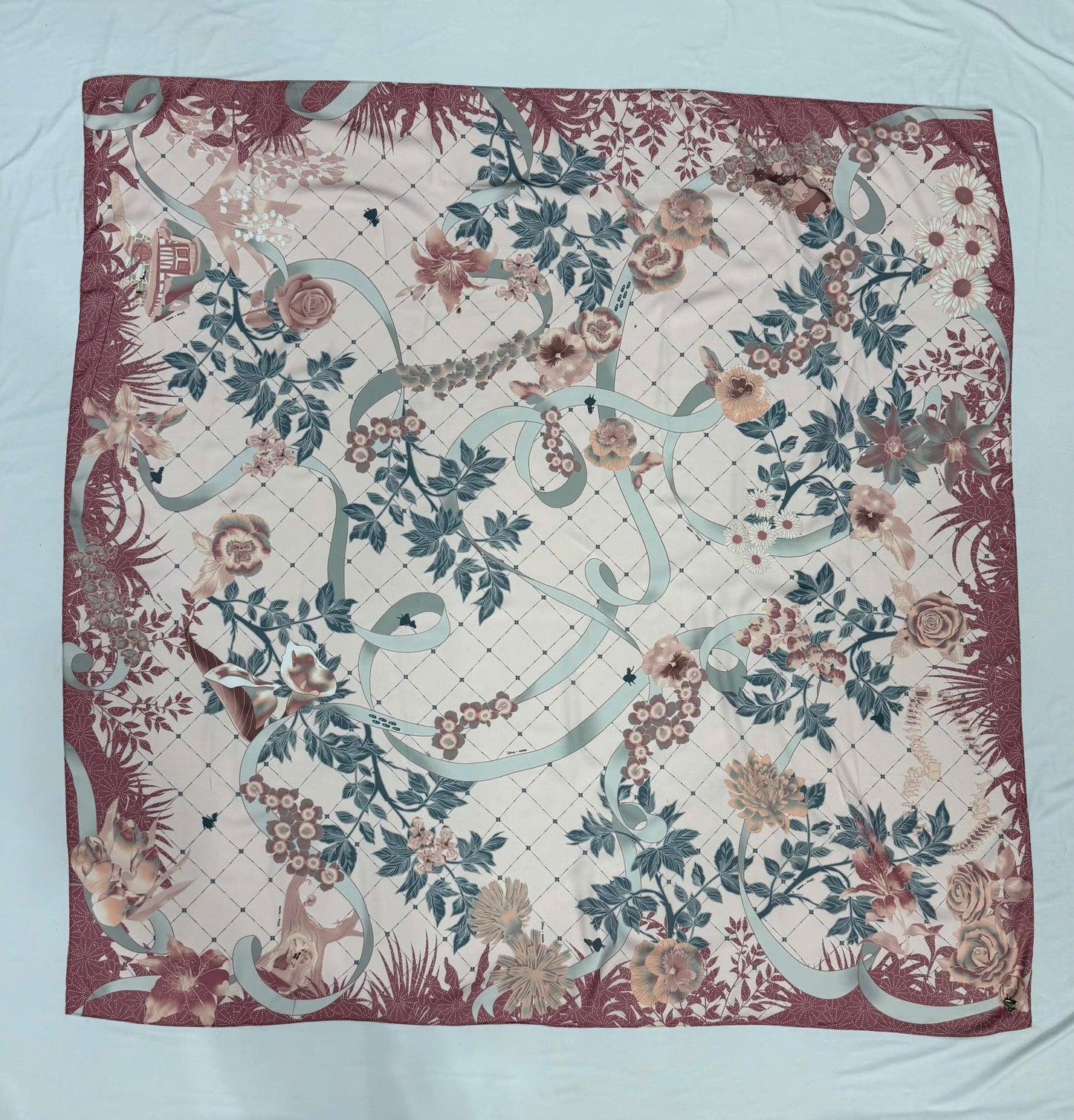 Naelofar Alice In Wonderland Square The Original Collection